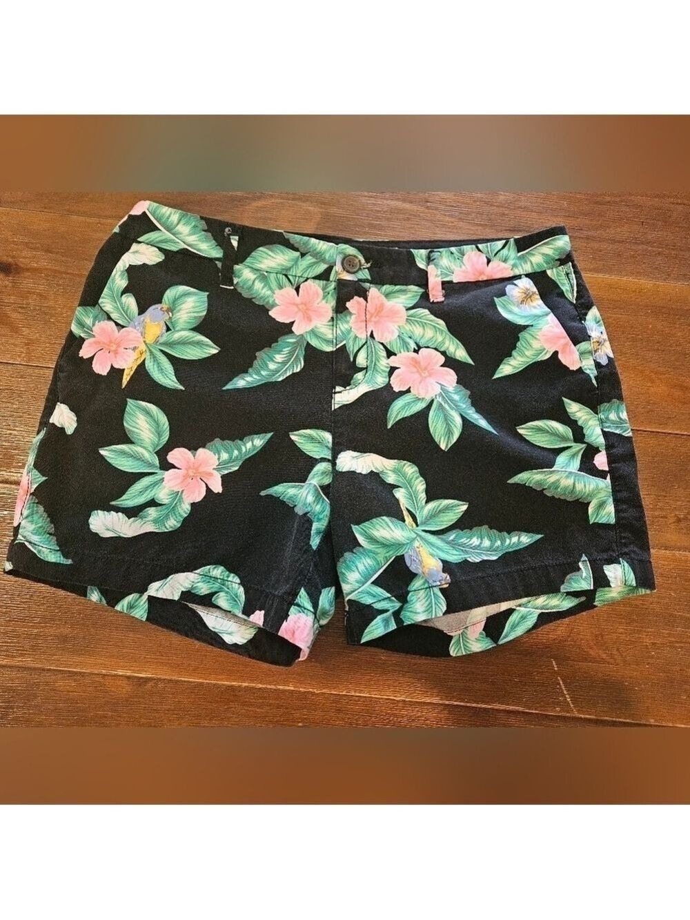 OLD NAVY WOMEN'S EVERYDAY SHORTS BLACK W/MULTICOLOR FLORAL & BIRDS SIZE 6